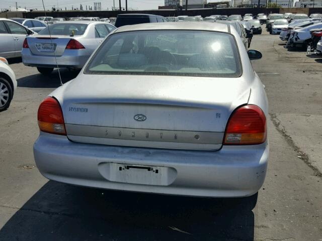 KMHWF25VXYA228193 - 2000 HYUNDAI SONATA BAS GRAY photo 9