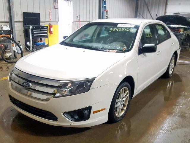 3FAHP0GA5AR164154 - 2010 FORD FUSION S WHITE photo 2