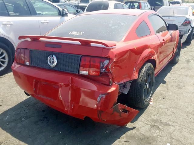 1ZVHT82H885150364 - 2008 FORD MUSTANG GT RED photo 4