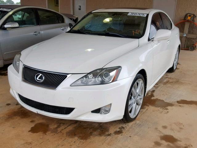 JTHBE262965005531 - 2006 LEXUS IS 350 WHITE photo 2