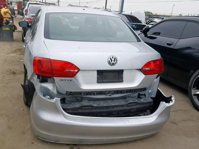 3VW2K7AJ1EM391793 - 2014 VOLKSWAGEN JETTA BASE SILVER photo 9