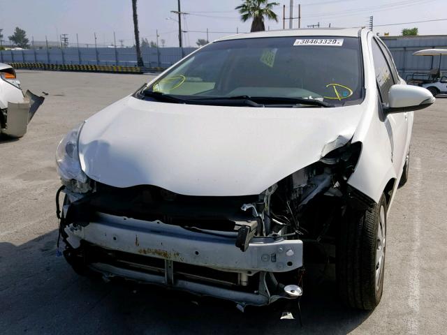 JTDKDTB30C1024223 - 2012 TOYOTA PRIUS C WHITE photo 2