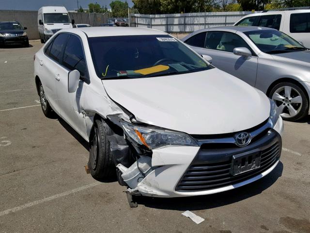 4T4BF1FK5FR513155 - 2015 TOYOTA CAMRY LE WHITE photo 1