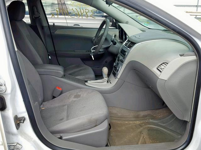 1G1ZH57B99F175502 - 2009 CHEVROLET MALIBU 1LT WHITE photo 5
