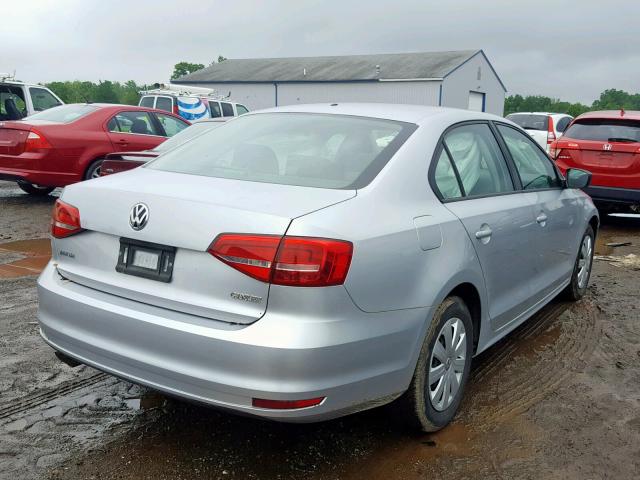 3VW2K7AJ5FM336538 - 2015 VOLKSWAGEN JETTA BASE SILVER photo 4