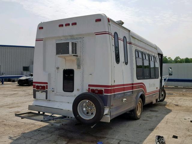 1FDKE30G3PHA08125 - 1993 FORD MOTORHOME WHITE photo 4