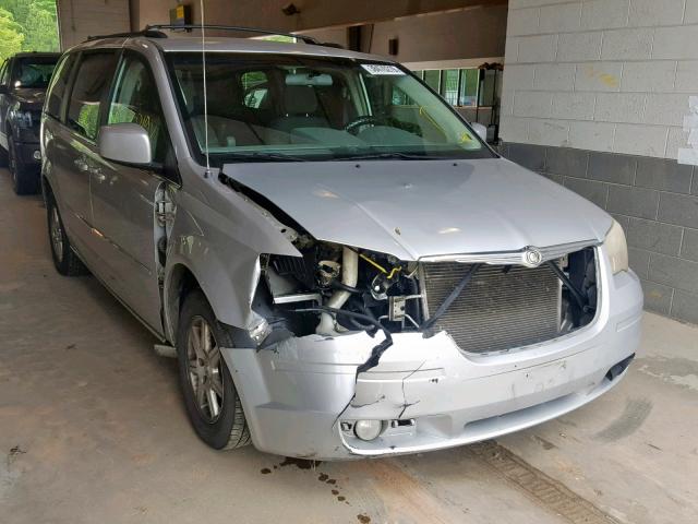 2A4RR5D10AR278976 - 2010 CHRYSLER TOWN & COU SILVER photo 1