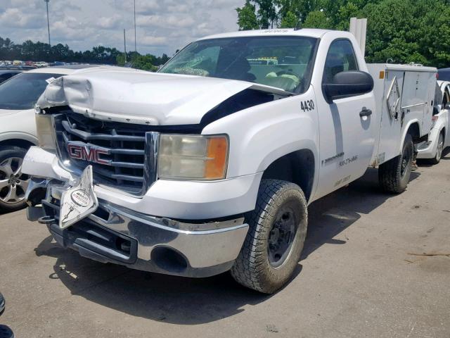 1GTHC24K97E514430 - 2007 GMC SIERRA C25 WHITE photo 2