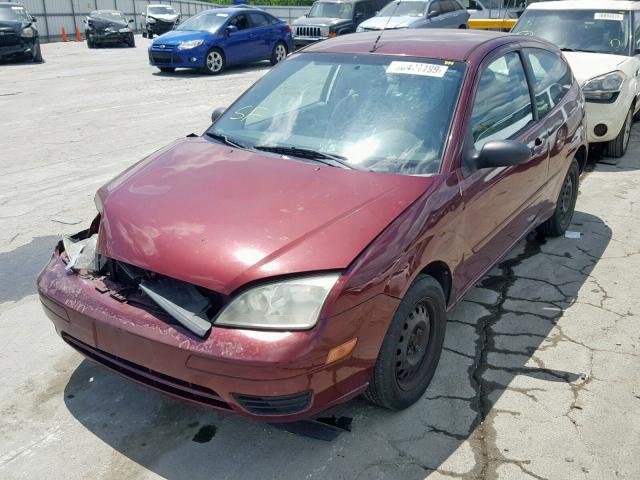 1FAFP31N97W323946 - 2007 FORD FOCUS ZX3 MAROON photo 2