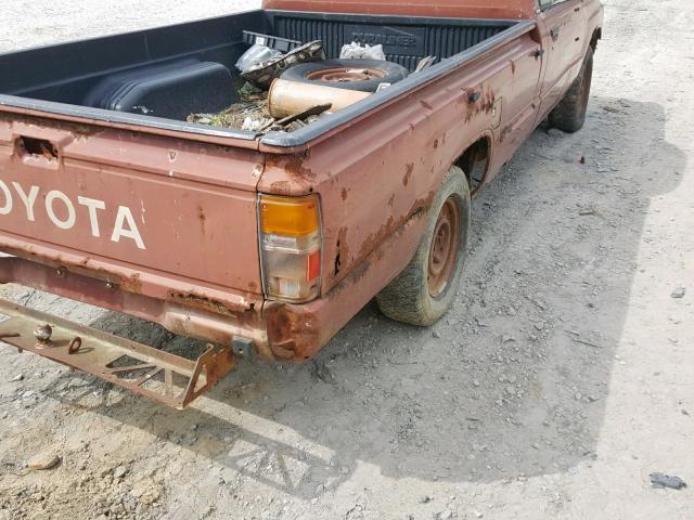 JT4RN55R7F0129777 - 1985 TOYOTA PICKUP 1/2 BROWN photo 9