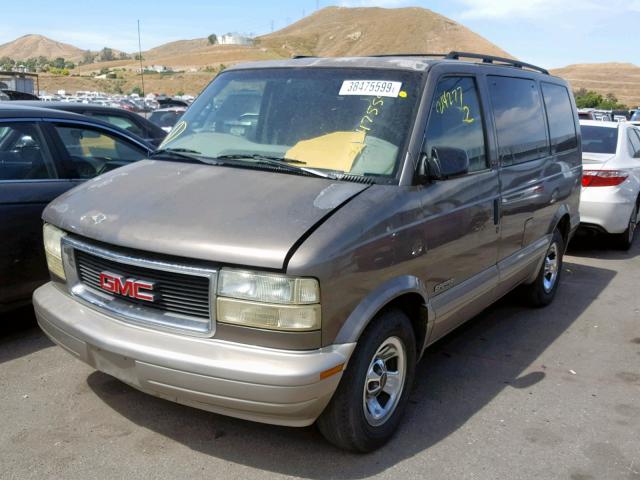 1GKDM19XX2B518432 - 2002 GMC SAFARI XT BROWN photo 2