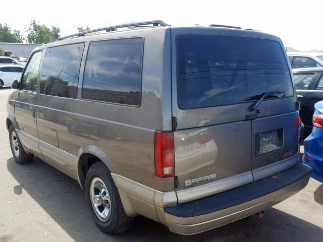 1GKDM19XX2B518432 - 2002 GMC SAFARI XT BROWN photo 3