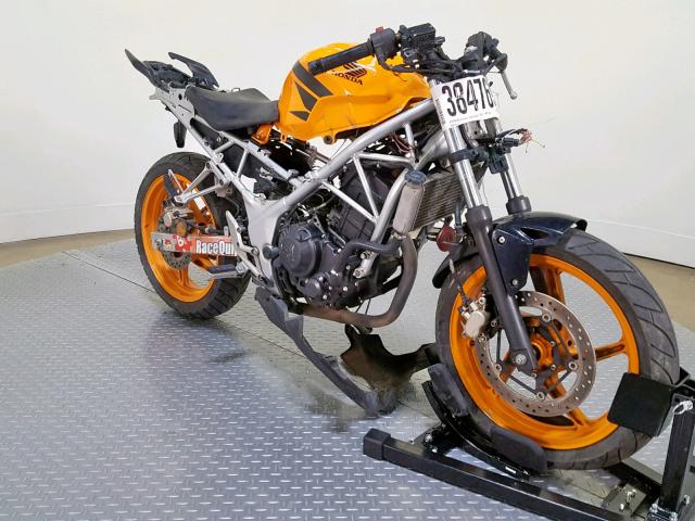 MLHMC4102D5303642 - 2013 HONDA CBR250 R ORANGE photo 2