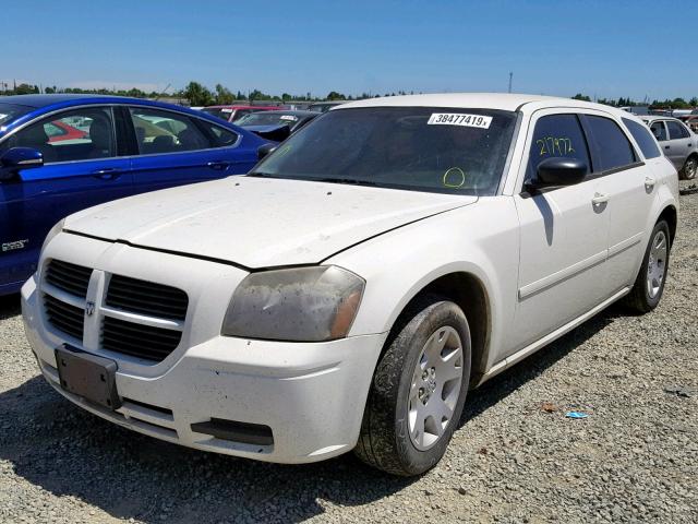 2D4FV47T86H381705 - 2006 DODGE MAGNUM SE WHITE photo 2