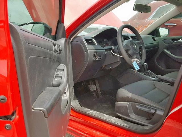3VW2K7AJ8DM404375 - 2013 VOLKSWAGEN JETTA BASE 红色 照片 9