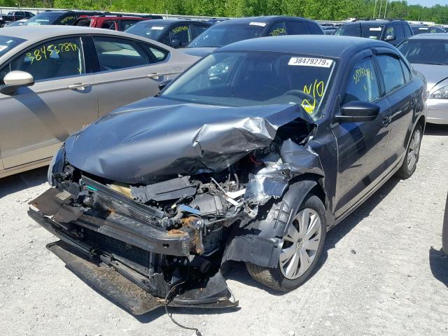 3VW2K7AJ0CM392012 - 2012 VOLKSWAGEN JETTA BASE 灰色 照片 2