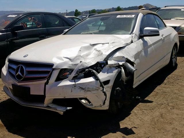 WDDKK5GF3BF095928 - 2011 MERCEDES-BENZ E 350 WHITE photo 2