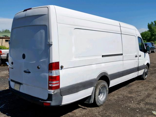 WD3PF4CC2B5550505 - 2011 MERCEDES-BENZ SPRINTER 3 WHITE photo 4