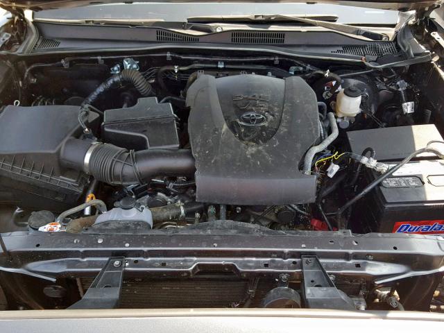 3TMAZ5CN0JM054802 - 2018 TOYOTA TACOMA DOU GRAY photo 7