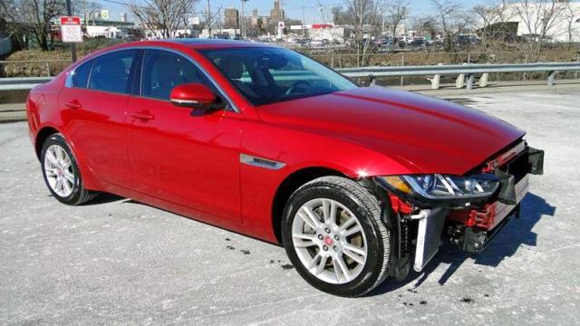 SAJAJ4FX1JCP21877 - 2018 JAGUAR XE PREMIUM RED photo 1