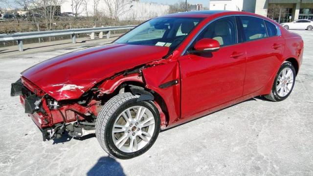 SAJAJ4FX1JCP21877 - 2018 JAGUAR XE PREMIUM RED photo 2