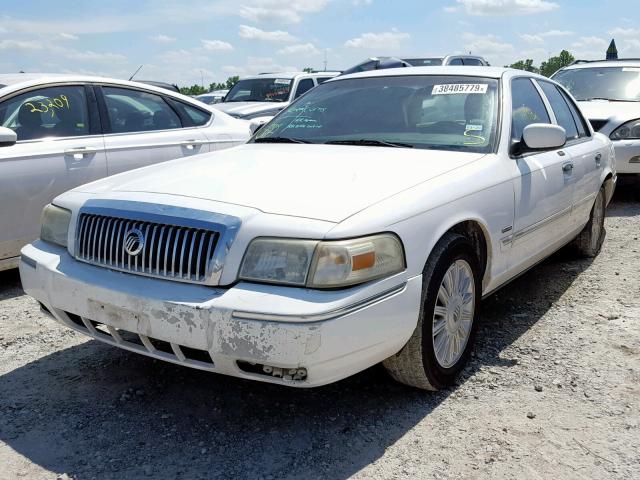 2MEBM7FV6BX601070 - 2011 MERCURY GRAND MARQ WHITE photo 2