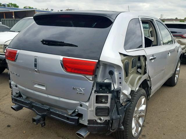 2LMDJ8JK0DBL34773 - 2013 LINCOLN MKX SILVER photo 4