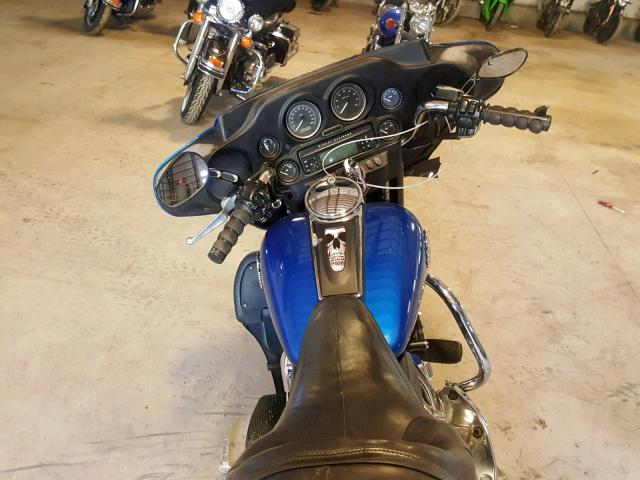 1HD1FC4167Y641168 - 2007 HARLEY-DAVIDSON FLHTCUI BLUE photo 5