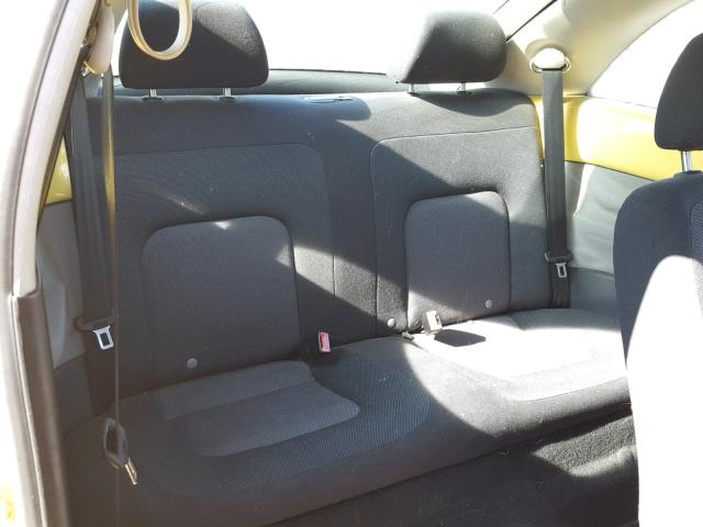 3VWBK21C13M425975 - 2003 VOLKSWAGEN NEW BEETLE YELLOW photo 6