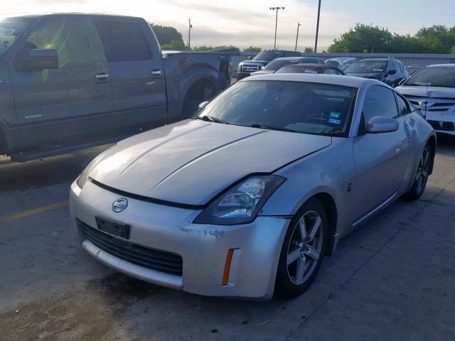 JN1AZ34DX5M607440 - 2005 NISSAN 350Z COUPE SILVER photo 2