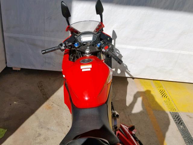 MLHPC4461H5400608 - 2017 HONDA CBR500 R RED photo 5