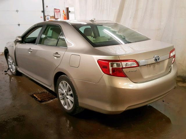 4T1BD1FK7DU074845 - 2013 TOYOTA CAMRY HYBR GOLD photo 3