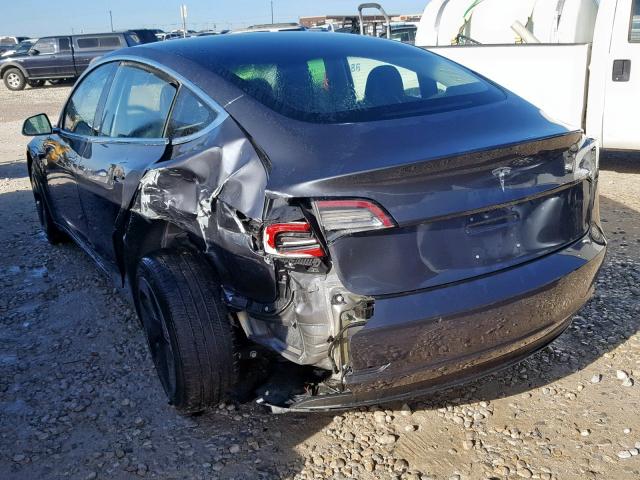 5YJ3E1EA2JF157649 - 2018 TESLA MODEL 3 GRAY photo 3