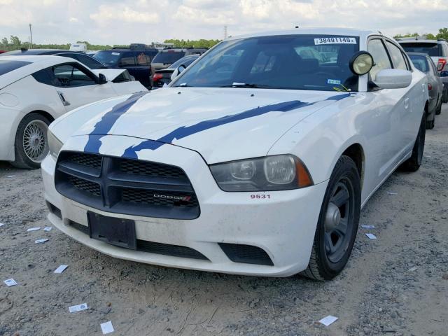 2C3CDXAG1DH590883 - 2013 DODGE CHARGER PO WHITE photo 2