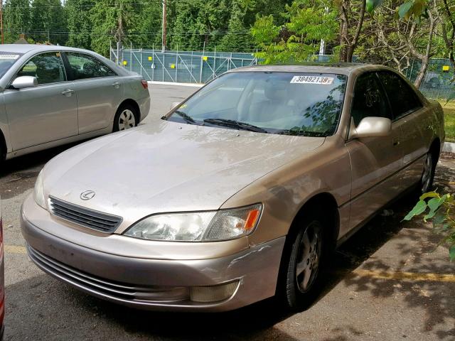 JT8BF28G6W5043000 - 1998 LEXUS ES 300 GOLD photo 2