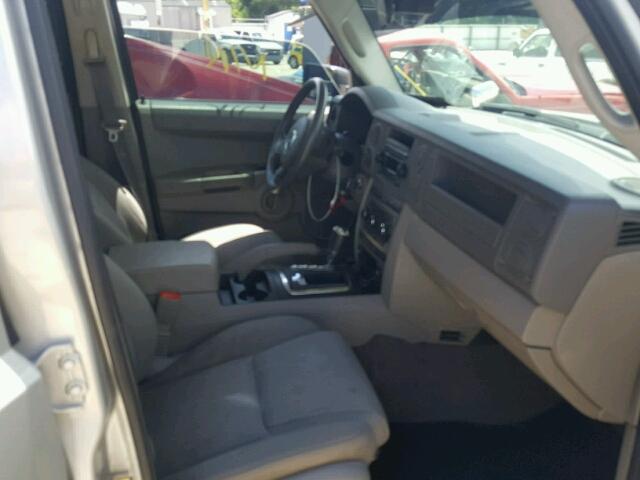 1J8HG48P77C633037 - 2007 JEEP COMMANDER SILVER photo 5