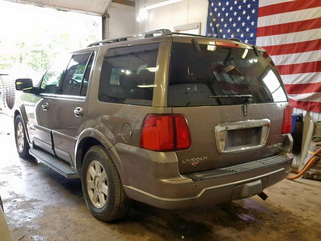 5LMFU28R53LJ16867 - 2003 LINCOLN NAVIGATOR GOLD photo 3