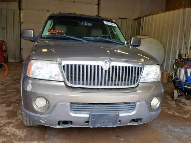 5LMFU28R53LJ16867 - 2003 LINCOLN NAVIGATOR GOLD photo 9