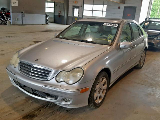 WDBRF61J35A652840 - 2005 MERCEDES-BENZ C 240 SILVER photo 2