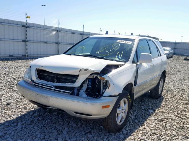 JTJHF10U820249866 - 2002 LEXUS RX 300 WHITE photo 2