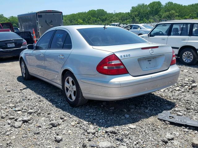 WDBUF65J13A117135 - 2003 MERCEDES-BENZ E 320 SILVER photo 3