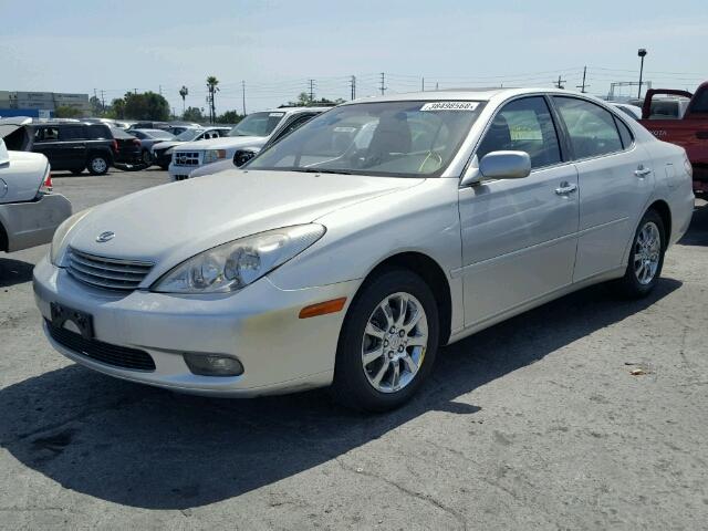 JTHBF30G520060377 - 2002 LEXUS ES 300 SILVER photo 2