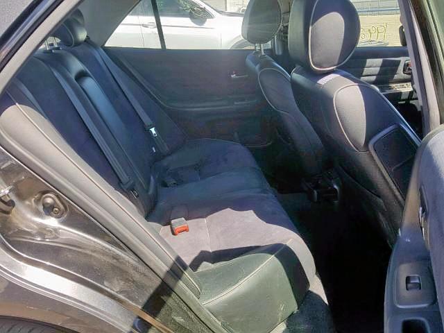 JTHBD192220060404 - 2002 LEXUS IS 300 SILVER photo 6