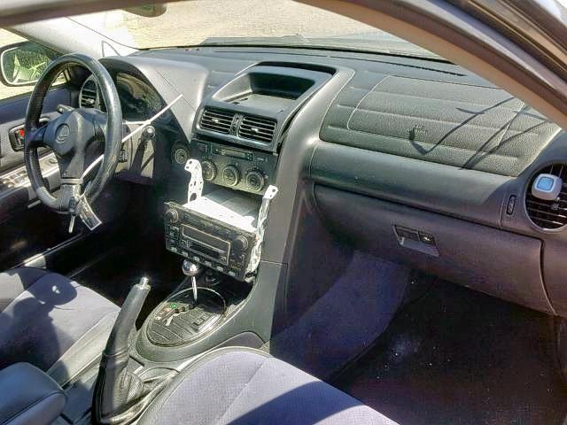 JTHBD192220060404 - 2002 LEXUS IS 300 SILVER photo 9