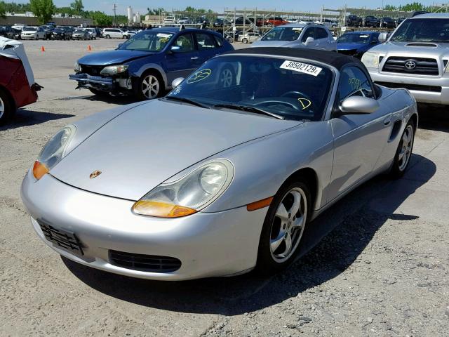 WP0CA29841U627101 - 2001 PORSCHE BOXSTER SILVER photo 2