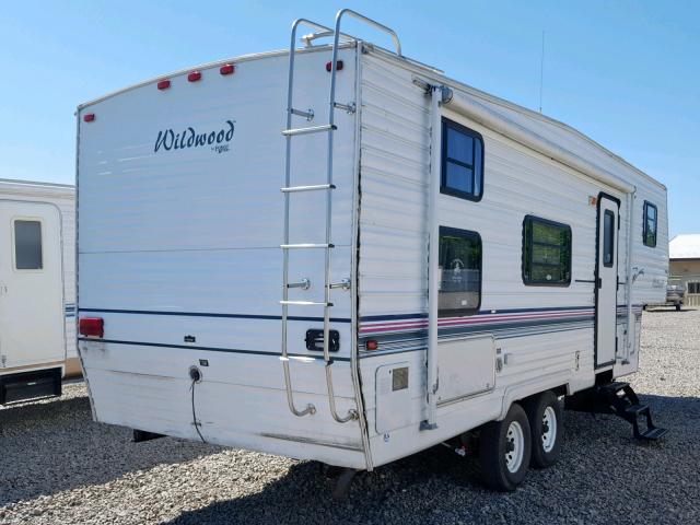 4X4FWDB281B037523 - 2001 WILD TRAILER WHITE photo 4