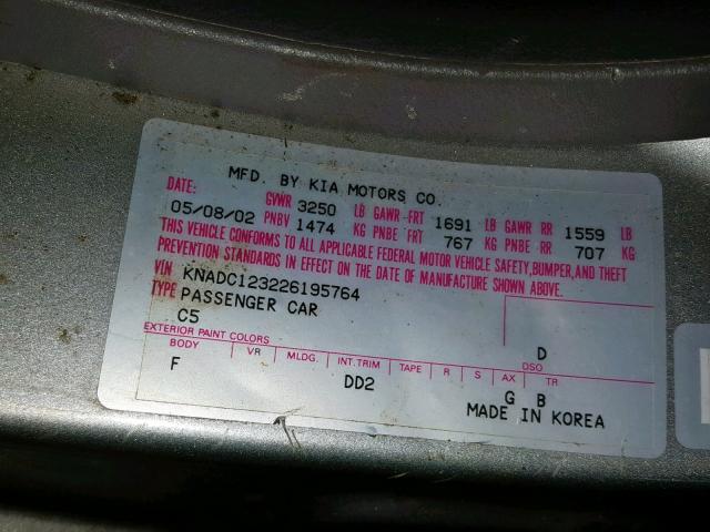 KNADC123226195764 - 2002 KIA RIO SILVER photo 10