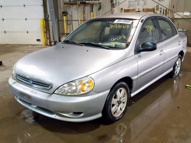 KNADC123226195764 - 2002 KIA RIO SILVER photo 2