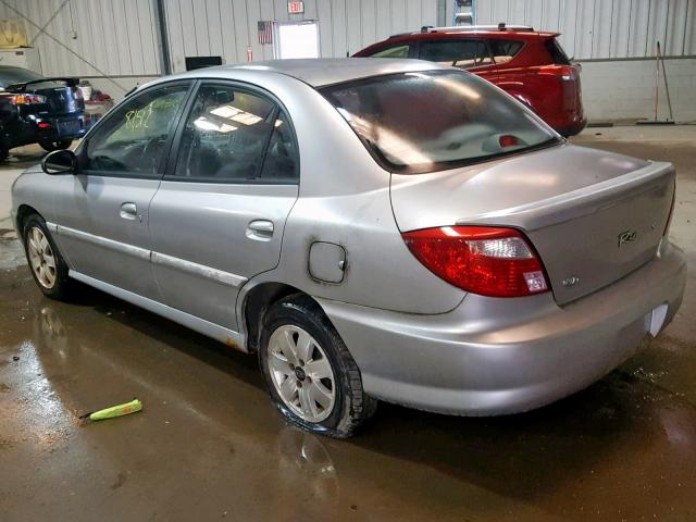 KNADC123226195764 - 2002 KIA RIO SILVER photo 3