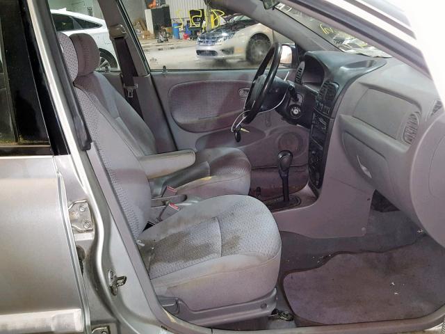 KNADC123226195764 - 2002 KIA RIO SILVER photo 5